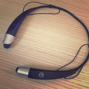 Wireless head phone in great condition brand new